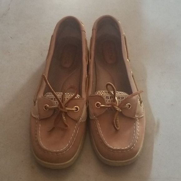 Sperry - Picture 2 of 4